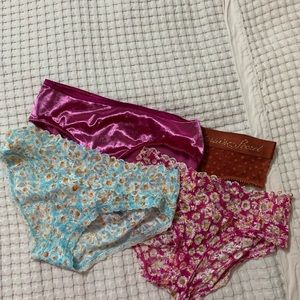 Bundle of 4 VS hiphuggers